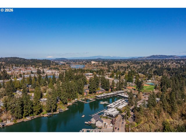 782 LAUREL St, Lake Oswego, OR 97034