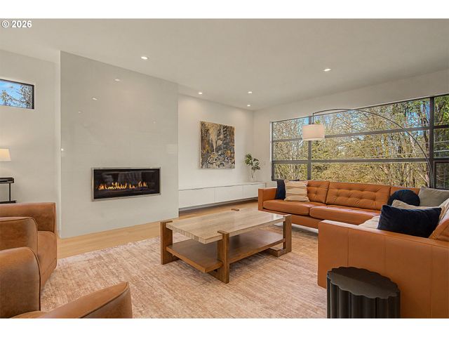 782 LAUREL St, Lake Oswego, OR 97034