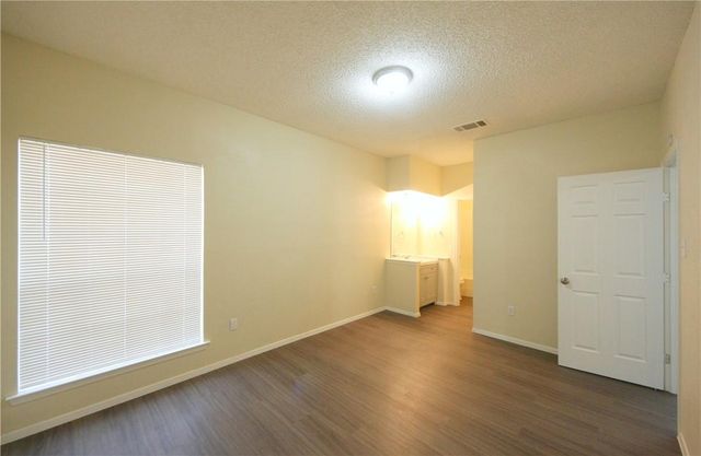 11611 April DR A, Austin, TX 78753