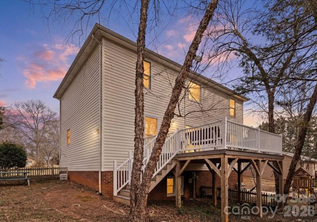 22 31st Avenue Court NE, Hickory, NC 28601