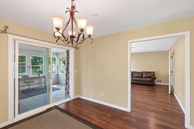 5795 Shannon Trail SE, Prior Lake, MN 55372