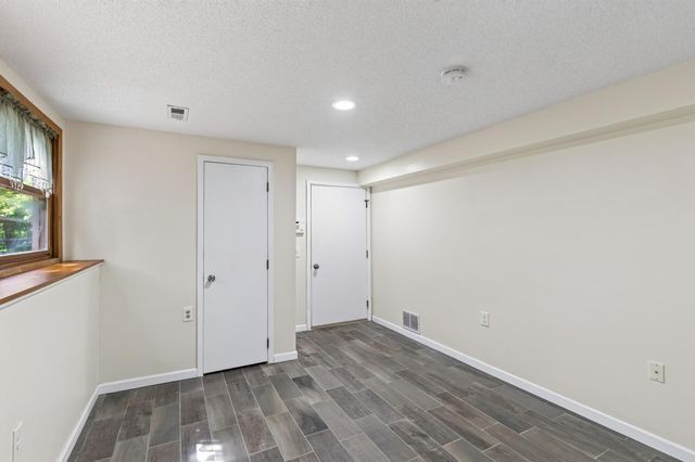 5795 Shannon Trail SE, Prior Lake, MN 55372