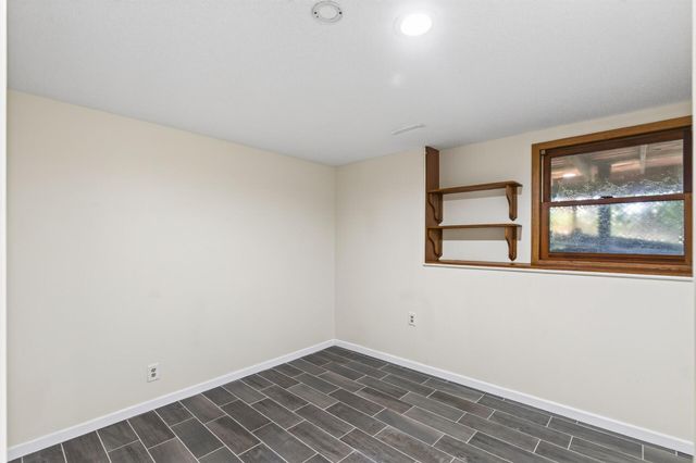 5795 Shannon Trail SE, Prior Lake, MN 55372