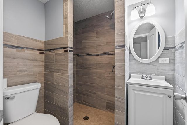 5795 Shannon Trail SE, Prior Lake, MN 55372