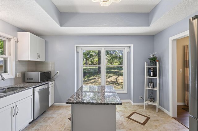 5795 Shannon Trail SE, Prior Lake, MN 55372