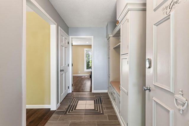 5795 Shannon Trail SE, Prior Lake, MN 55372