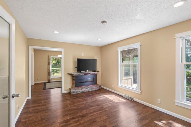 5795 Shannon Trail SE, Prior Lake, MN 55372