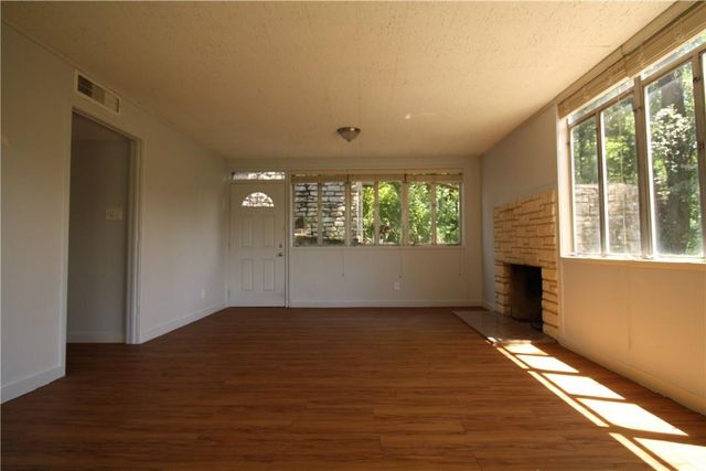 2410 Pemberton PKWY, Austin, TX 78703
