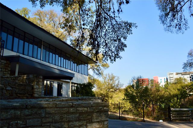 2410 Pemberton PKWY, Austin, TX 78703