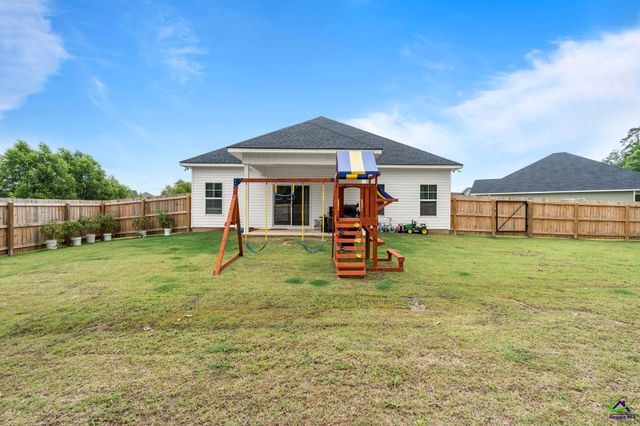 113 Sutter Butte Place, Bonaire, GA 31005