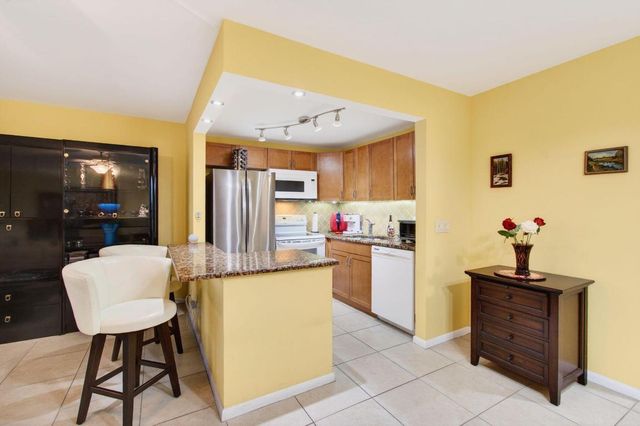 386 Grantham F, Deerfield Beach, FL 33442