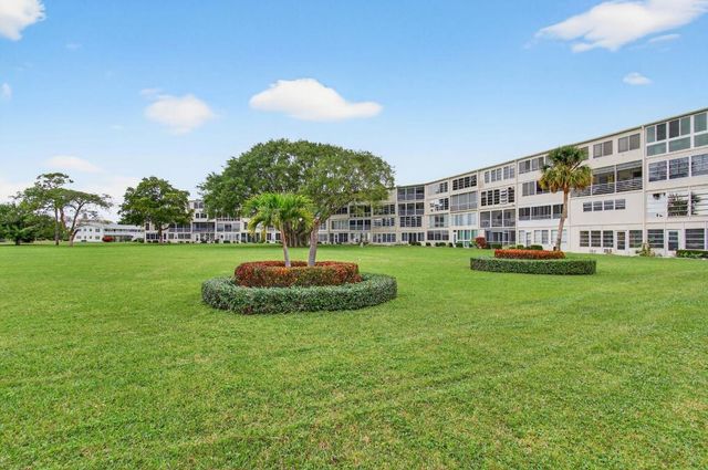 386 Grantham F, Deerfield Beach, FL 33442