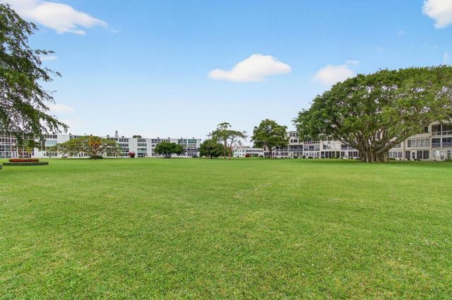 386 Grantham F, Deerfield Beach, FL 33442