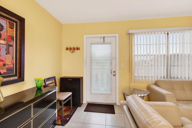 386 Grantham F, Deerfield Beach, FL 33442