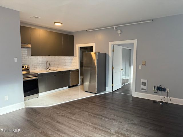 5 Broadway 410, Troy, NY 12180