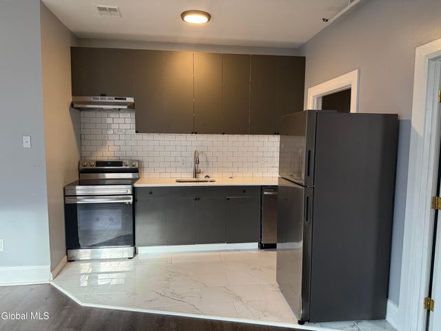 5 Broadway 410, Troy, NY 12180