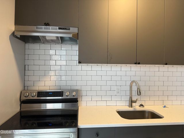 5 Broadway 410, Troy, NY 12180