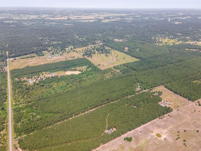 7443 County Road 302, Plantersville, TX 77363