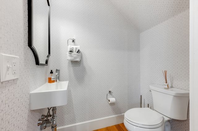 799 E 3rd St 2, Boston, MA 02127