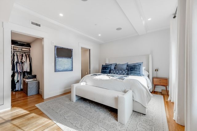 799 E 3rd St 2, Boston, MA 02127