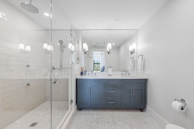 799 E 3rd St 2, Boston, MA 02127