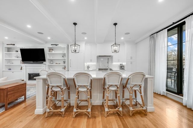 799 E 3rd St 2, Boston, MA 02127