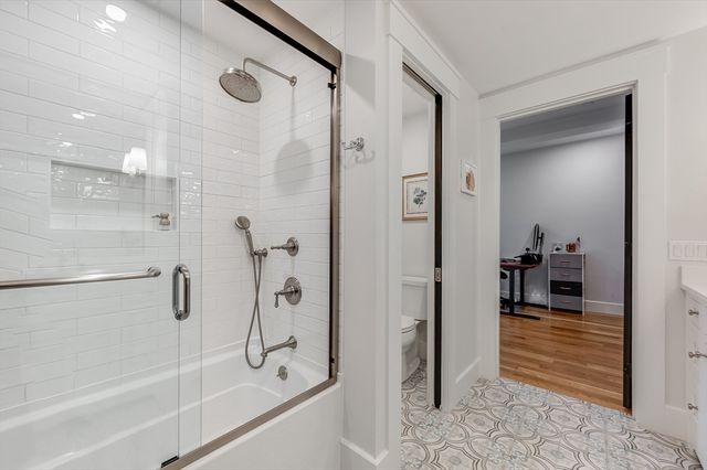 799 E 3rd St 2, Boston, MA 02127