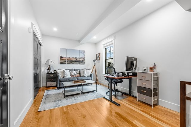 799 E 3rd St 2, Boston, MA 02127