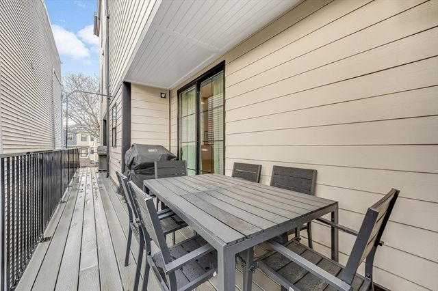 799 E 3rd St 2, Boston, MA 02127