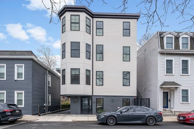 799 E 3rd St 2, Boston, MA 02127