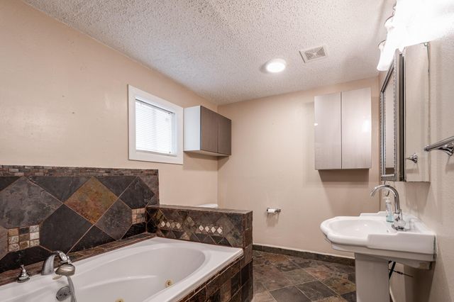 412 Kentucky Street, Liberty, TX 77575