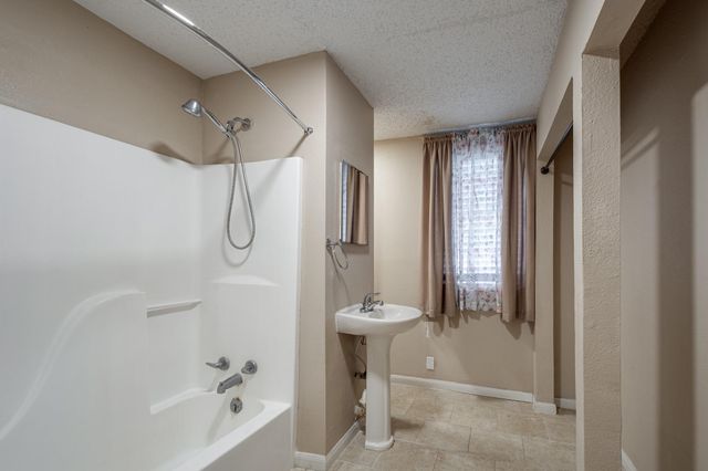 412 Kentucky Street, Liberty, TX 77575