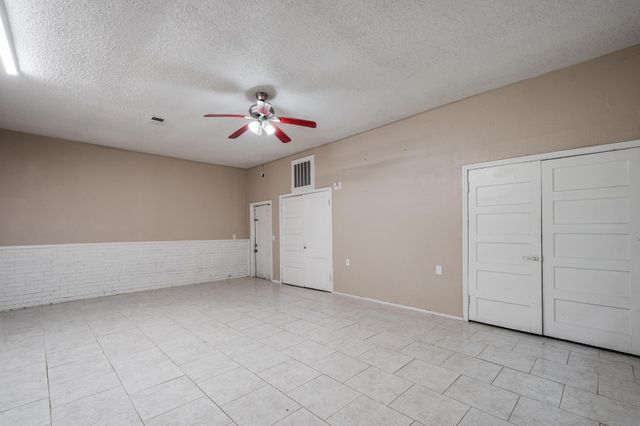 412 Kentucky Street, Liberty, TX 77575