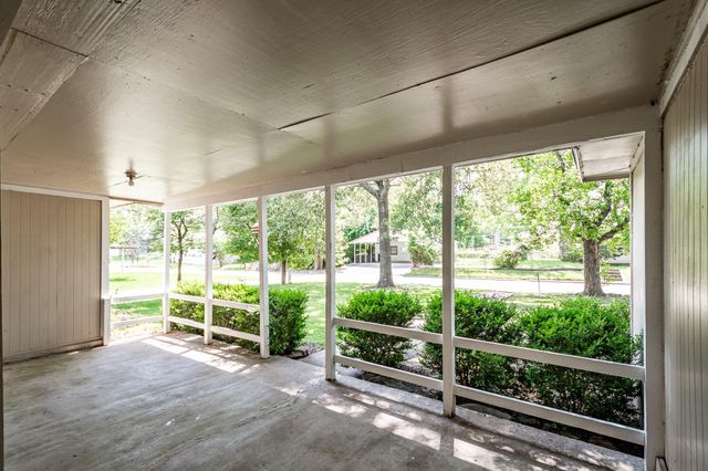 412 Kentucky Street, Liberty, TX 77575