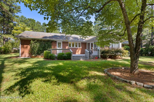 47 Birdie Drive, Whispering Pines, NC 28327