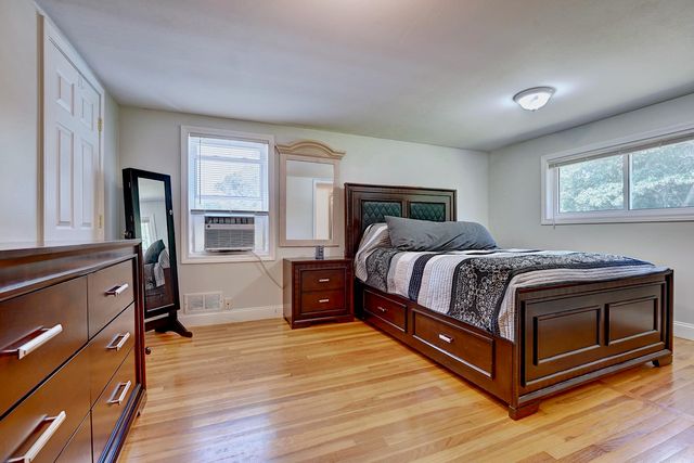 29 Mary Batchelder Road, Hampton, NH 03842
