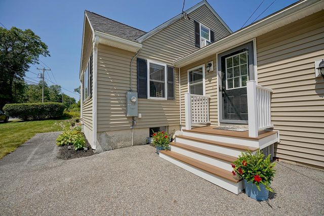 29 Mary Batchelder Road, Hampton, NH 03842