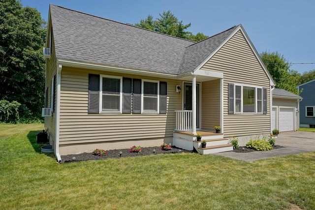 29 Mary Batchelder Road, Hampton, NH 03842