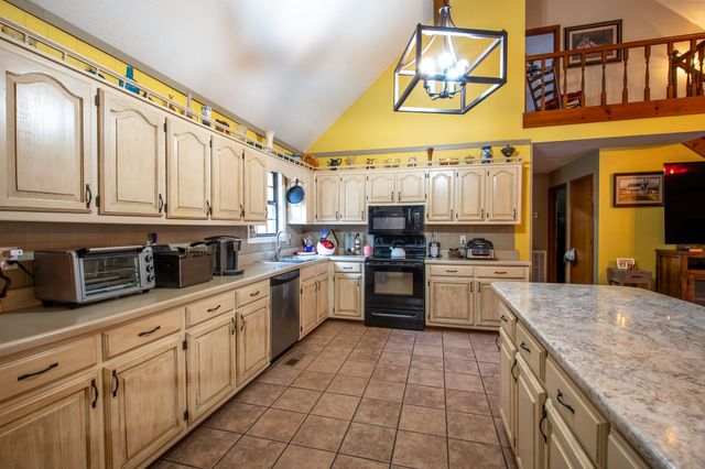 323 Spring Creek Rd, Westpoint, TN 38486