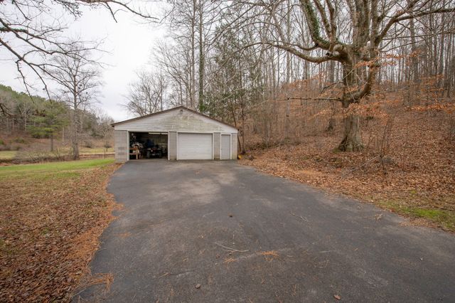 323 Spring Creek Rd, Westpoint, TN 38486