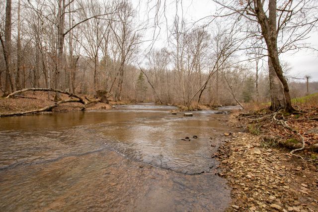 323 Spring Creek Rd, Westpoint, TN 38486