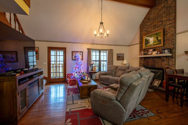 323 Spring Creek Rd, Westpoint, TN 38486