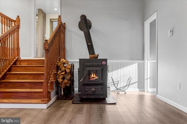 162 TWIN FOX LN, Berkeley Springs, WV 25411