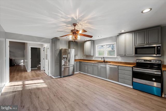 162 TWIN FOX LN, Berkeley Springs, WV 25411