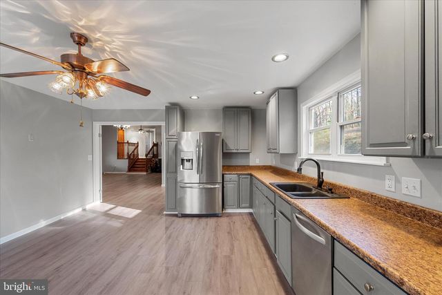 162 TWIN FOX LN, Berkeley Springs, WV 25411