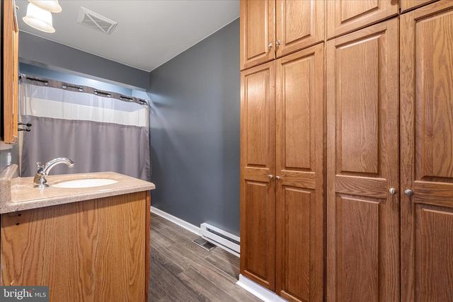 162 TWIN FOX LN, Berkeley Springs, WV 25411