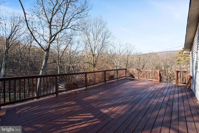 162 TWIN FOX LN, Berkeley Springs, WV 25411