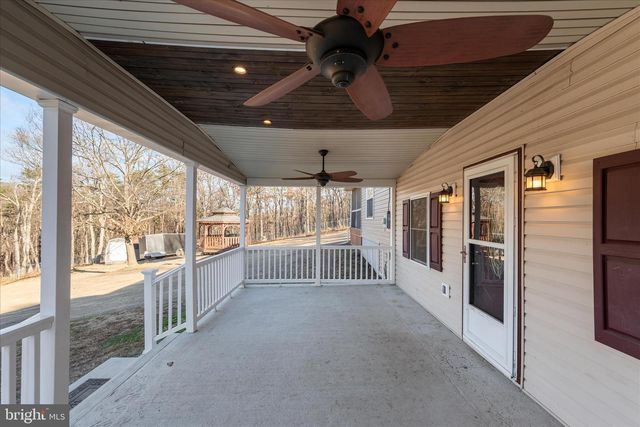 162 TWIN FOX LN, Berkeley Springs, WV 25411