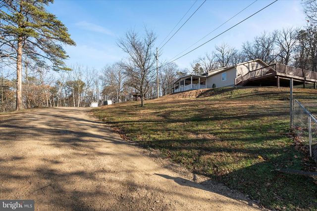 162 TWIN FOX LN, Berkeley Springs, WV 25411