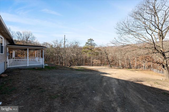 162 TWIN FOX LN, Berkeley Springs, WV 25411